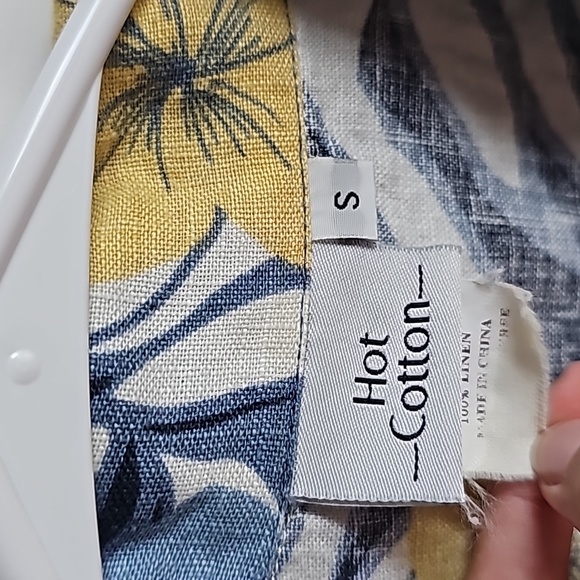 Hot cotton Hawaiian Style Button Down 100% Linen Size Small EUC - Picture 2 of 5
